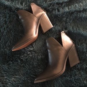 Steve Madden Black Alyse booties 8.5